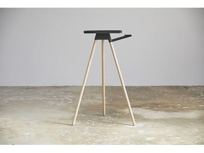 Tons ipad Race Table - Bord Med Håndklæderholder