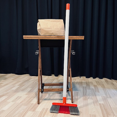 POP-UP BROOM
