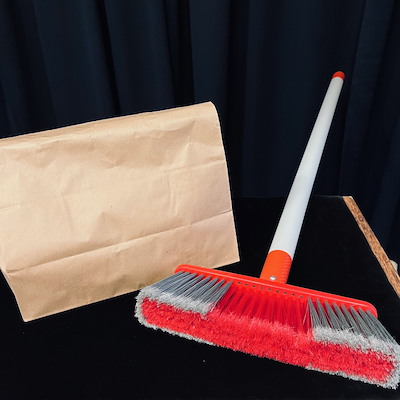 POP-UP BROOM