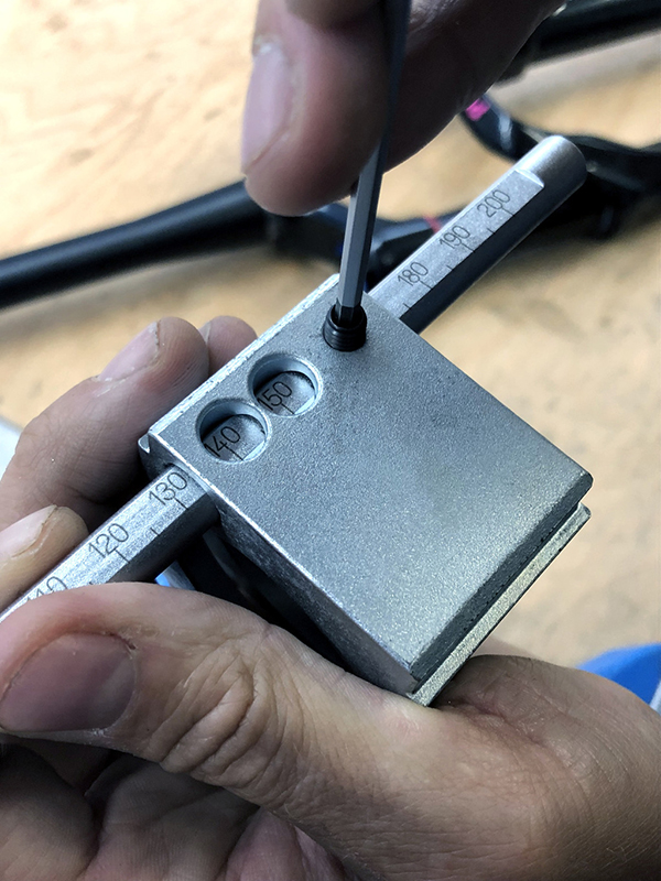 UNIOR Steerer tube cutting guide Size: