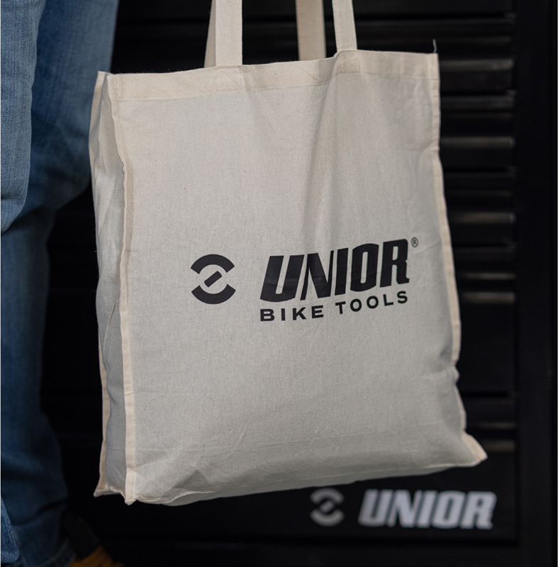 UNIOR Carrier Bag - Image 3
